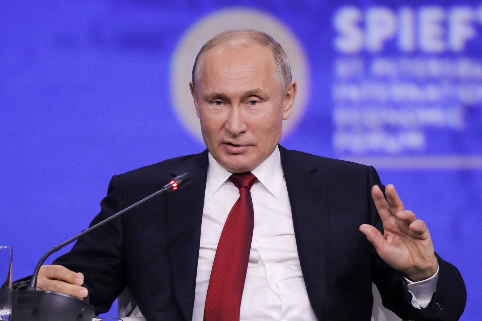 Американските усилия да бъде наложена доминацията на Вашингтон върху другите страни е рецепта за търговски и реални войни, каза Путин