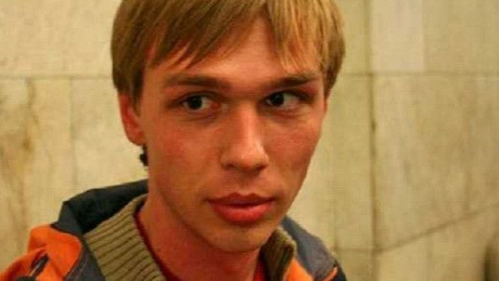 Руската полиция задържа известен разследващ журналист от независимото издание Медуза