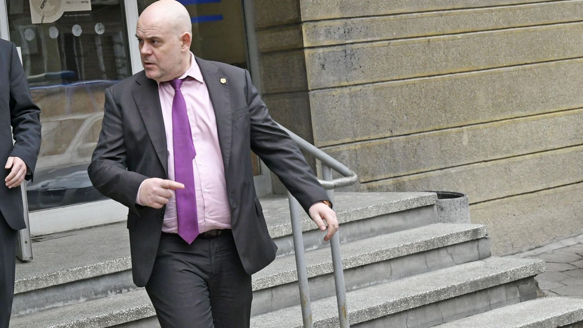 Над 14 килограма взривно вещество е подготвил ученика за самоубийствения