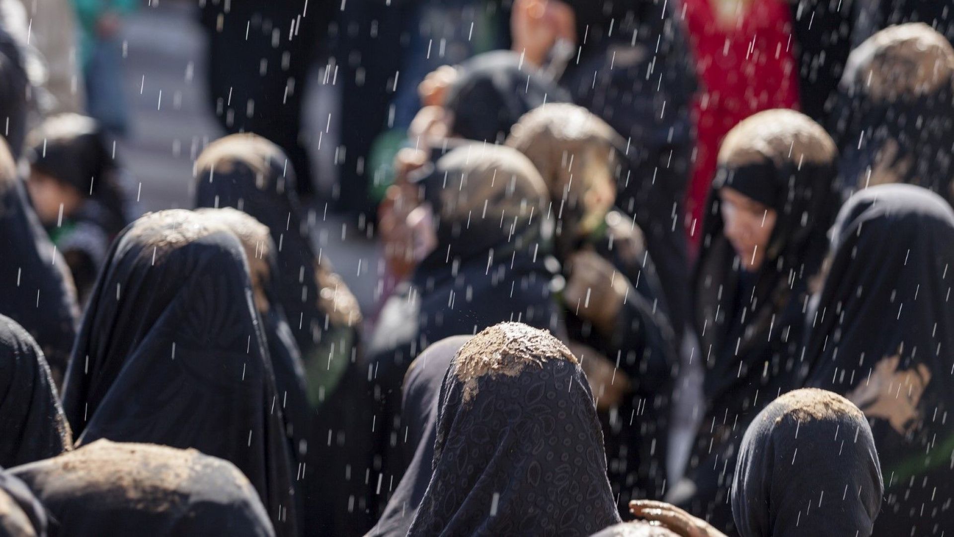 Близо 550 ресторанта и кафенета са били затворени в Техеран