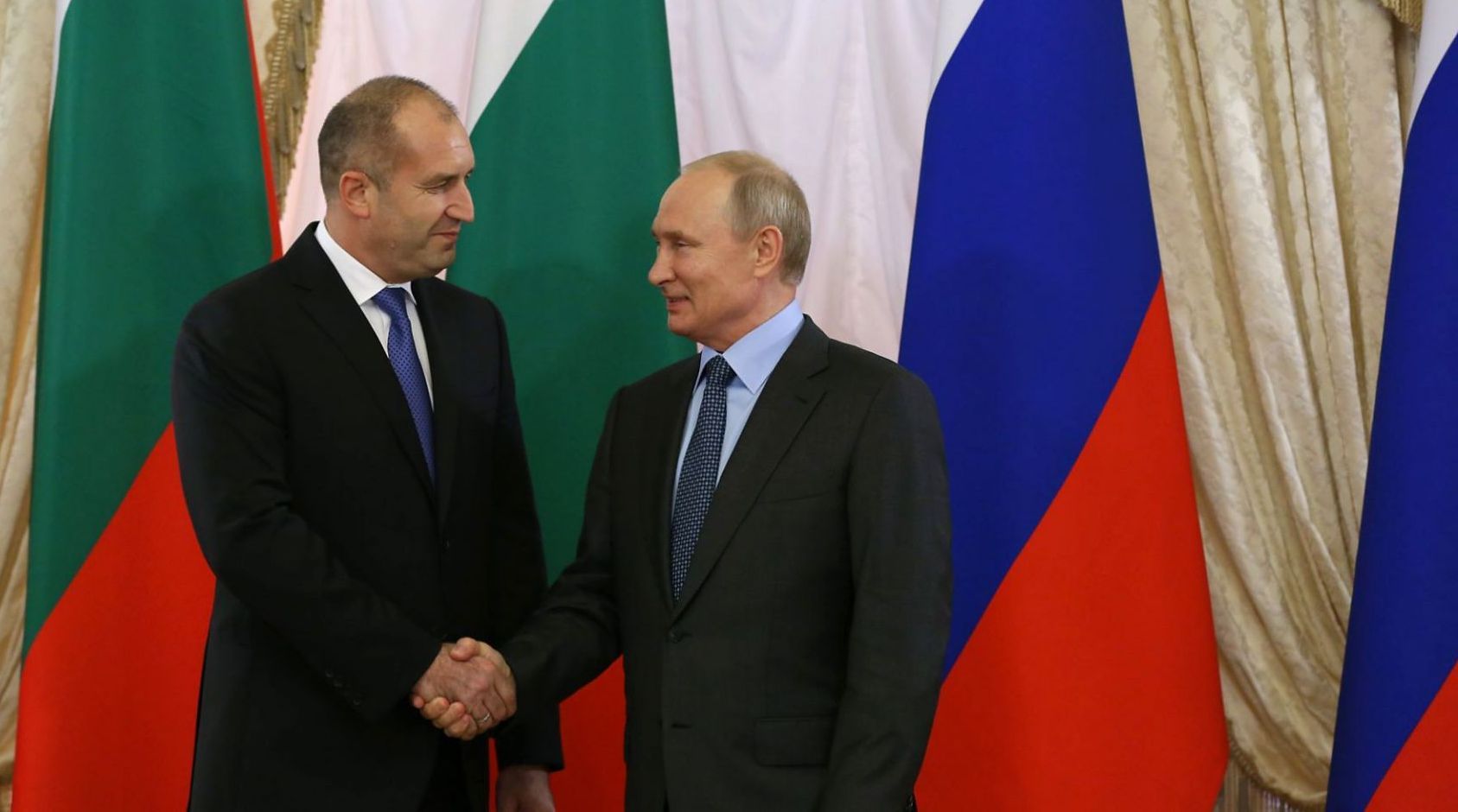 Владимир Путин срещу Румен Радев: Ограничен ли е суверенитетът на България?