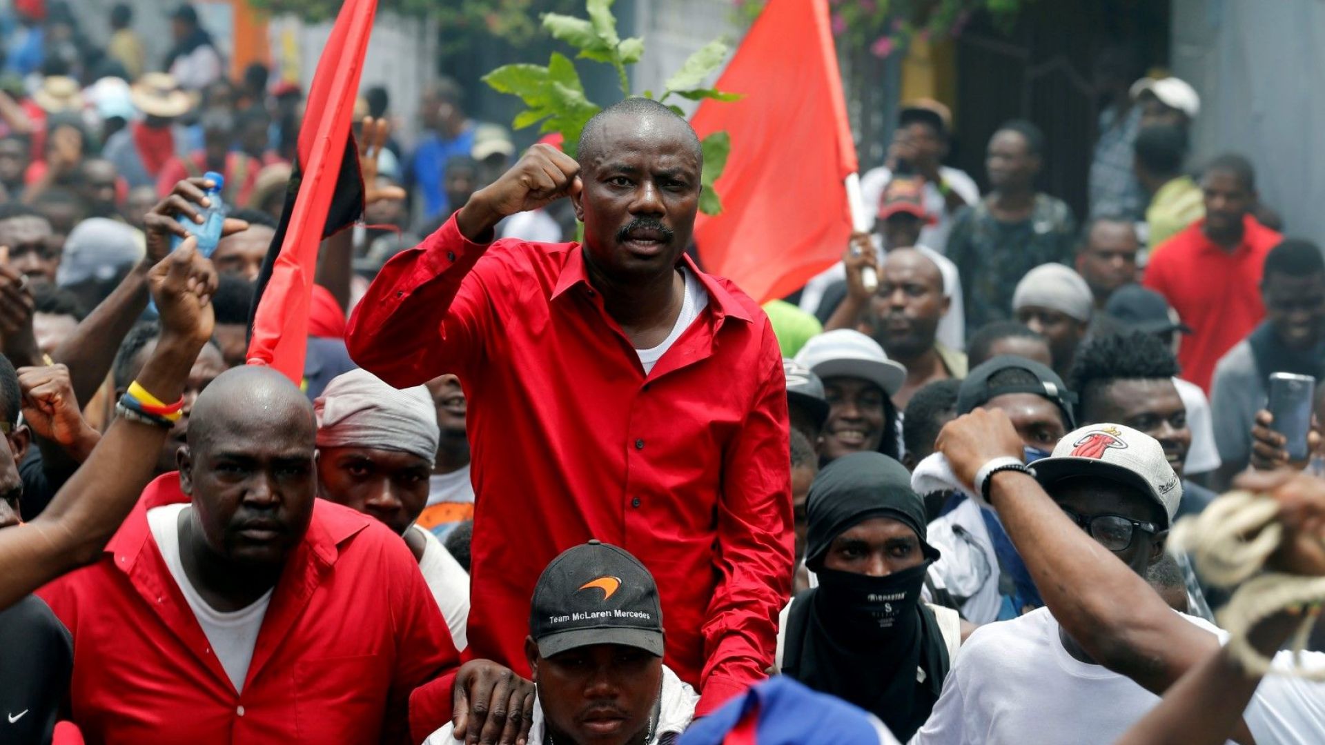 Хиляди хора протестиращи срещу корупцията блокираха пътища и парализираха голяма