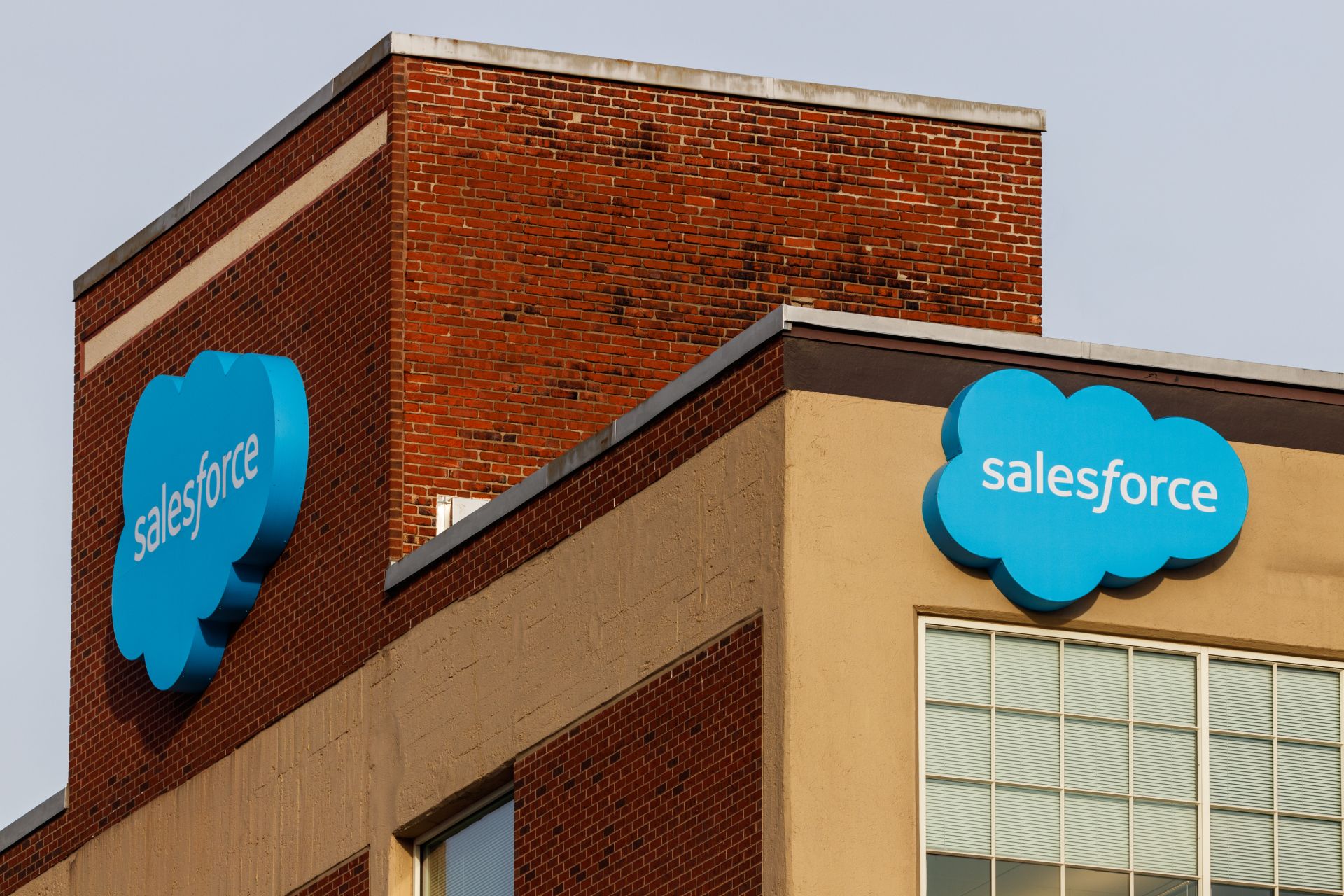 Salesforce.com  придобива фирмата за големи данни Tableau Software за 15.7 млрд. долара