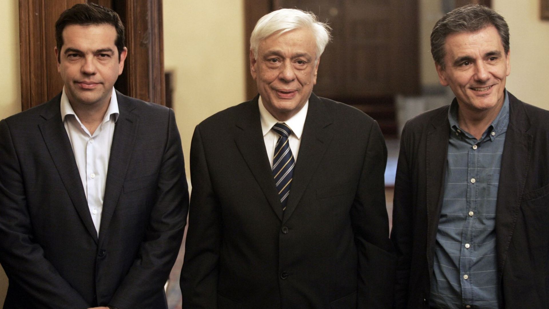 Гръцкият президент Прокопис Павлопулос прие искането да свика предсрочни парламентарни