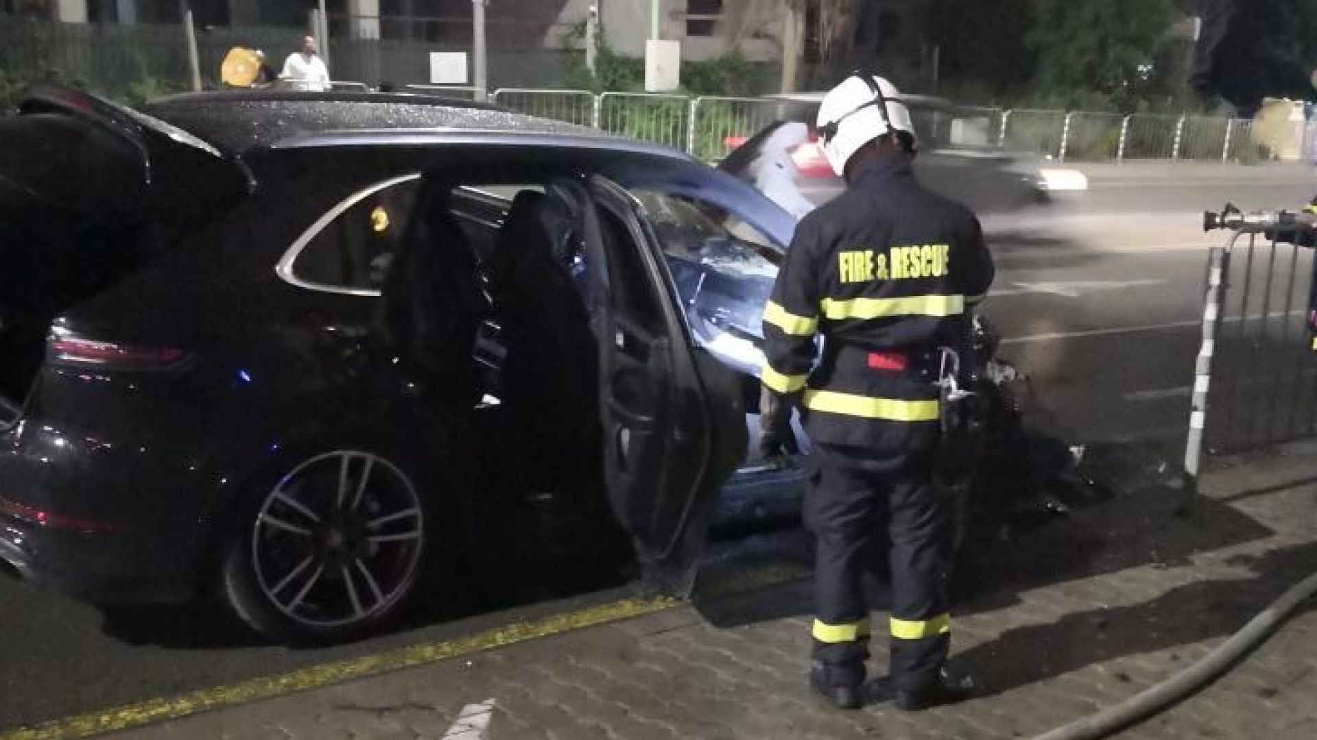 Джип се запали на столичния бул Черни връх под Околовръстното