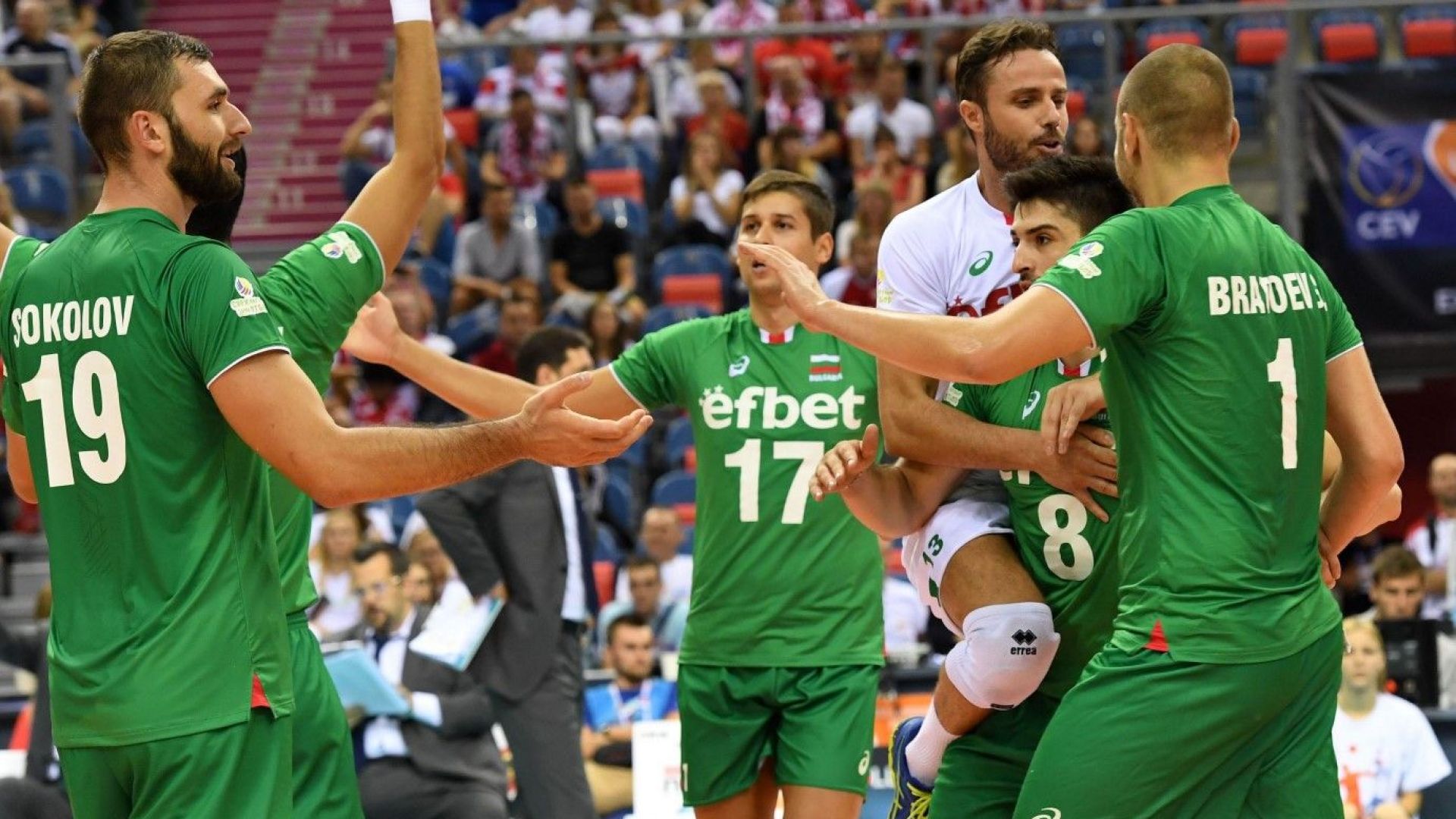 Спорт по телевизията: България влиза във волейболна битка, футболен бараж и още