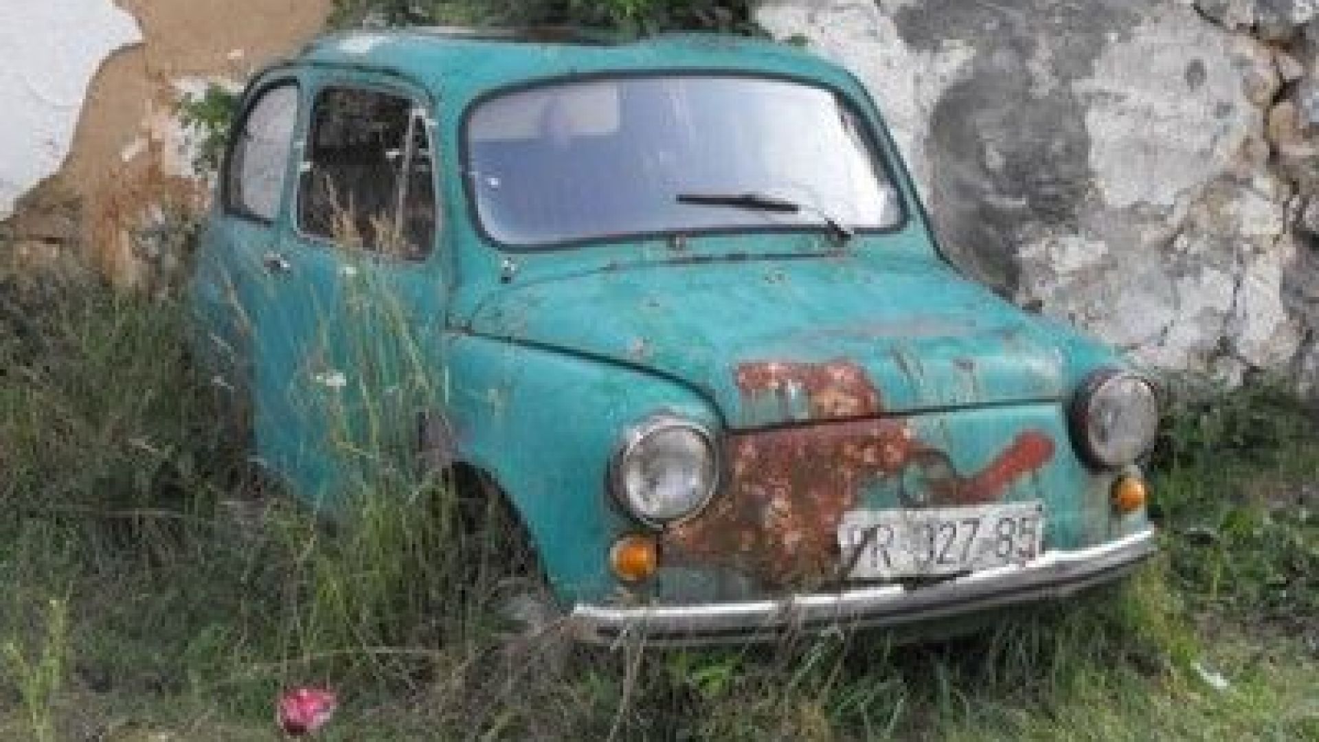 На 8 автомобила във варненския квартал Победа и около Лятно