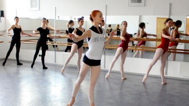 Балетната школа Vaya Dance Studio открива лятото с нова зала