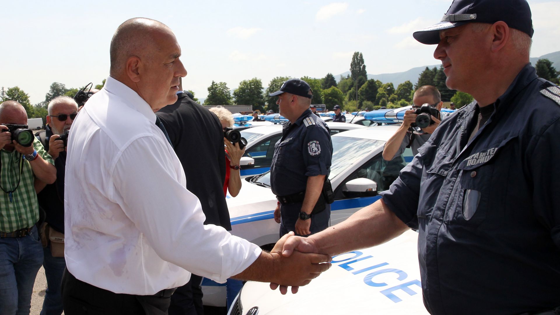 Премиерът Бойко Борисов коментира пред журналисти разследването срещу 16 годишния ученик