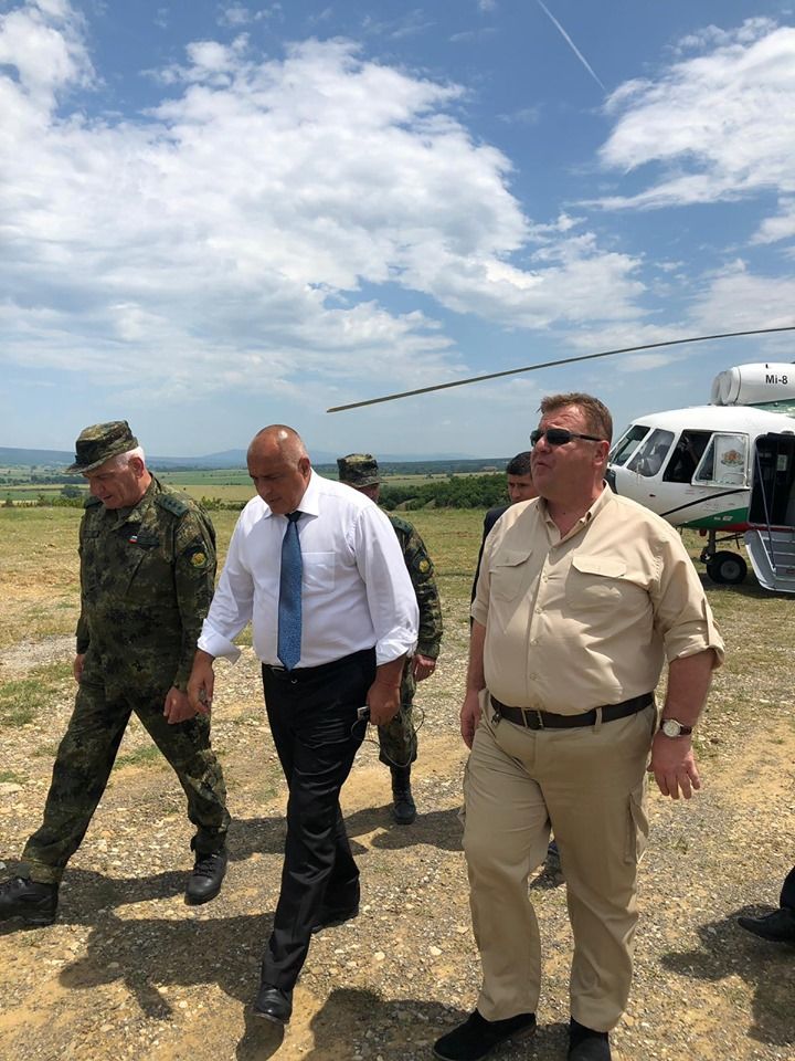 Военният министър Красимир Каракачанов придружи премиера