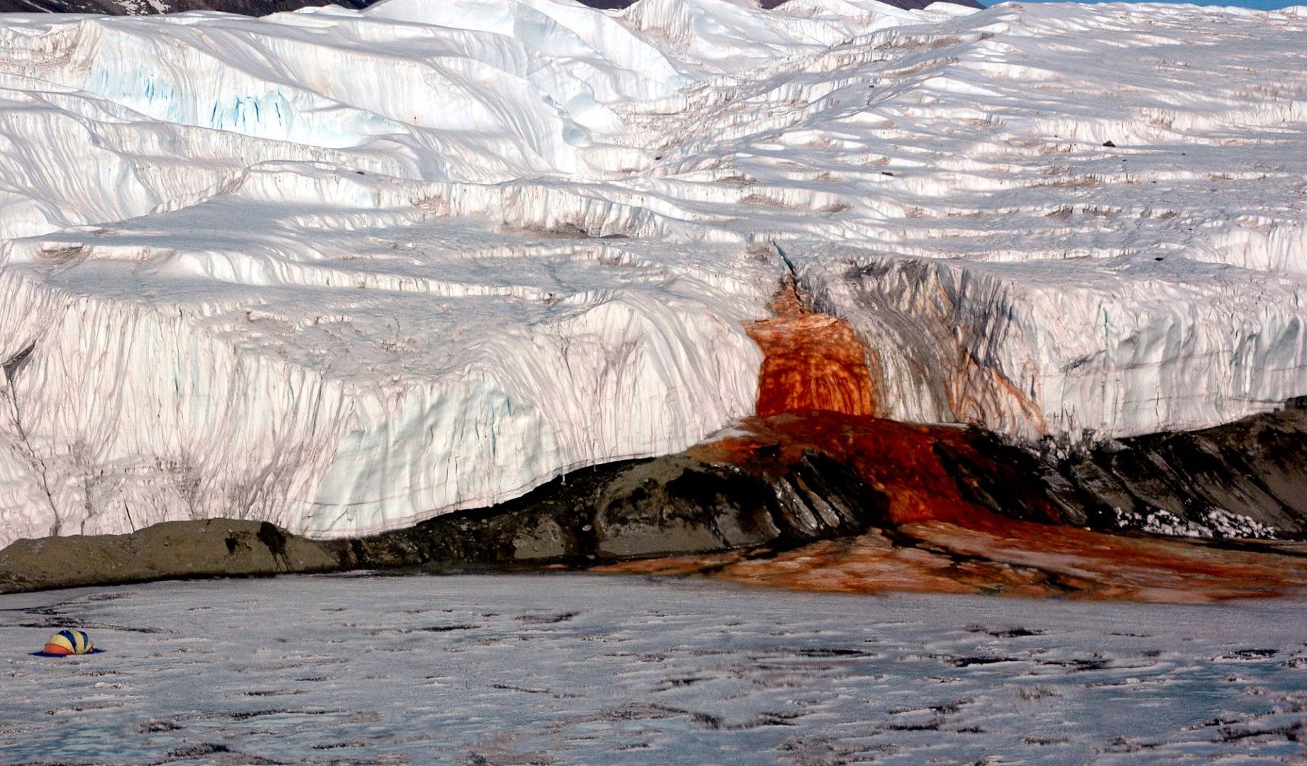 Кървавия водопад, Антарктида