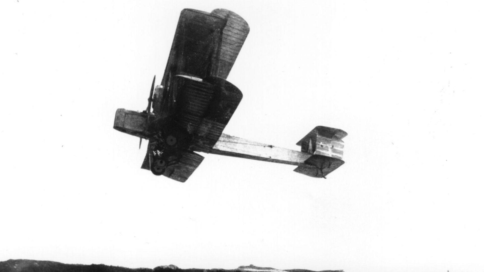 Когато бъде зададен въпросът Кой първи е прелетял над Атлантическия