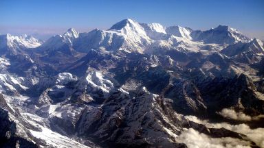 Жена от Непал изкачи Еверест за десети път