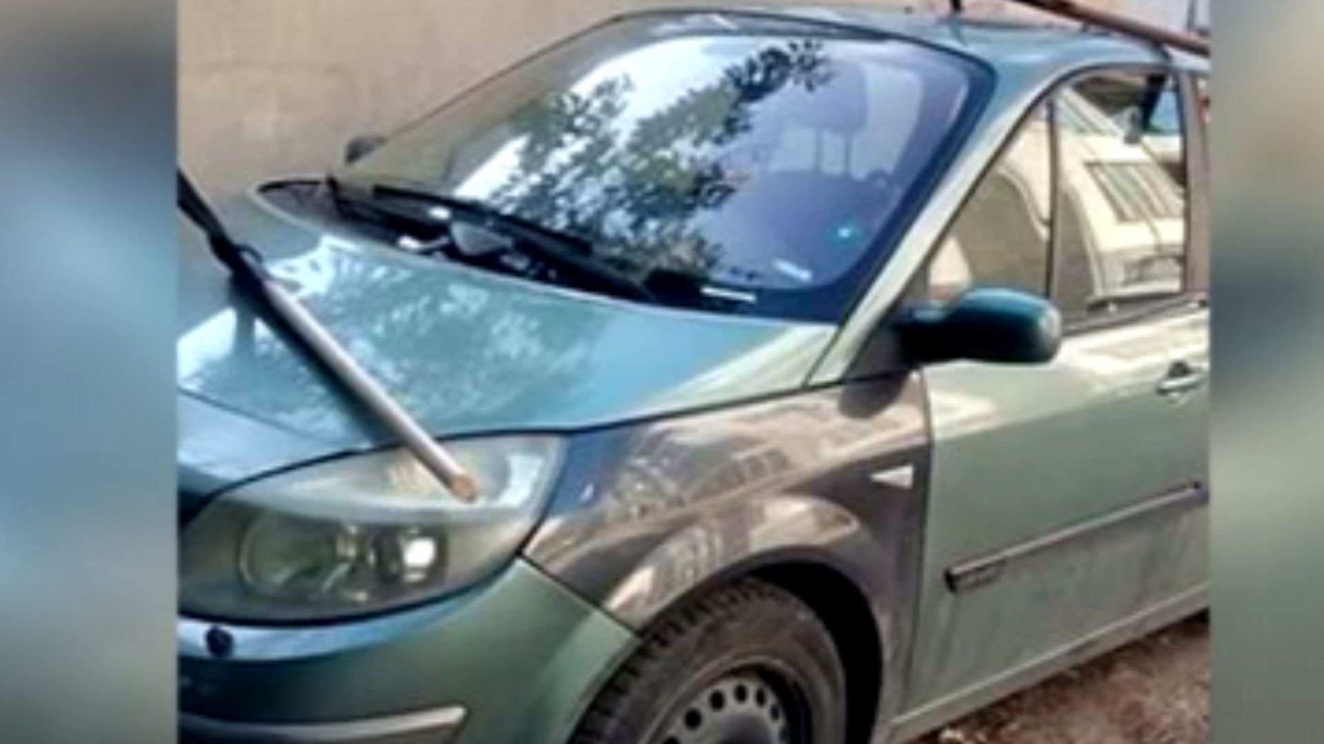 Забиха кирки в автомобила на ректора на ТУ във Варна