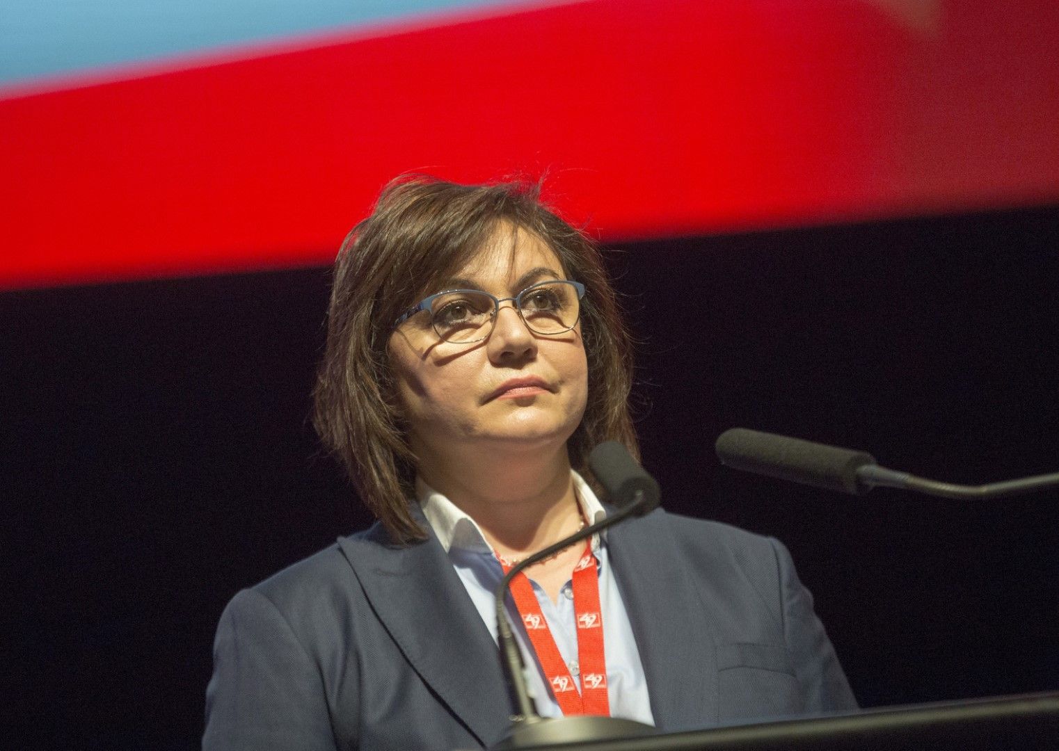 Корнелия Нинова заяви, че първо Мая Манолова трябва да реши дали ще се кандидатира за кмет и тогава БСП ще коментира