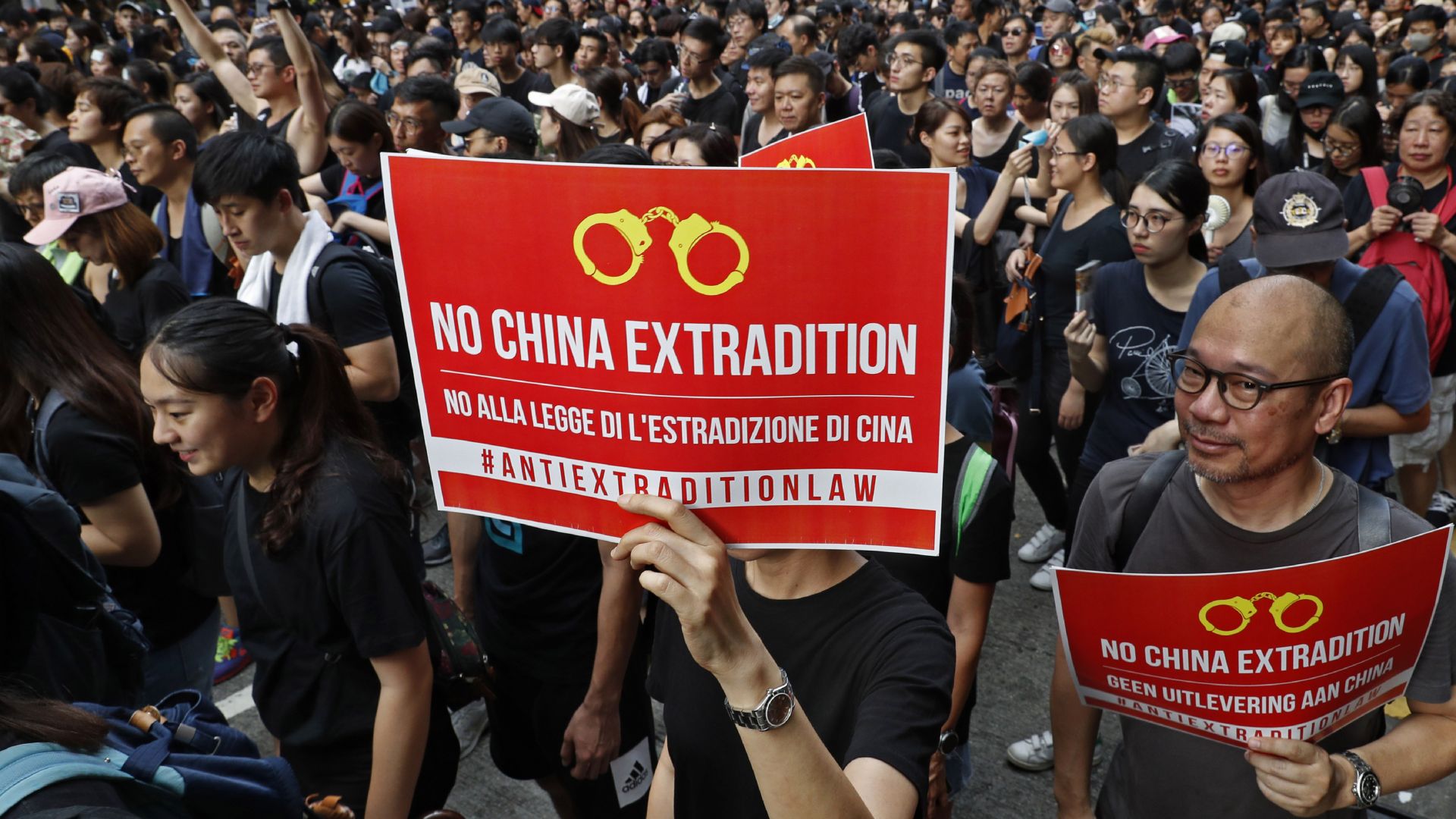 Десетки хиляди души се събраха днес в Хонконг където явно