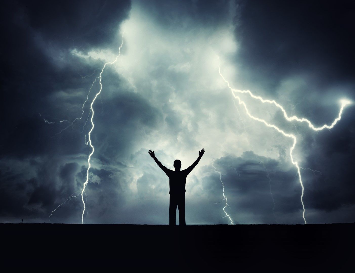 Ето това не бива да правим по време на гръмотевична буря, освен ако  не сте убеден, че Бог Ви закриля!