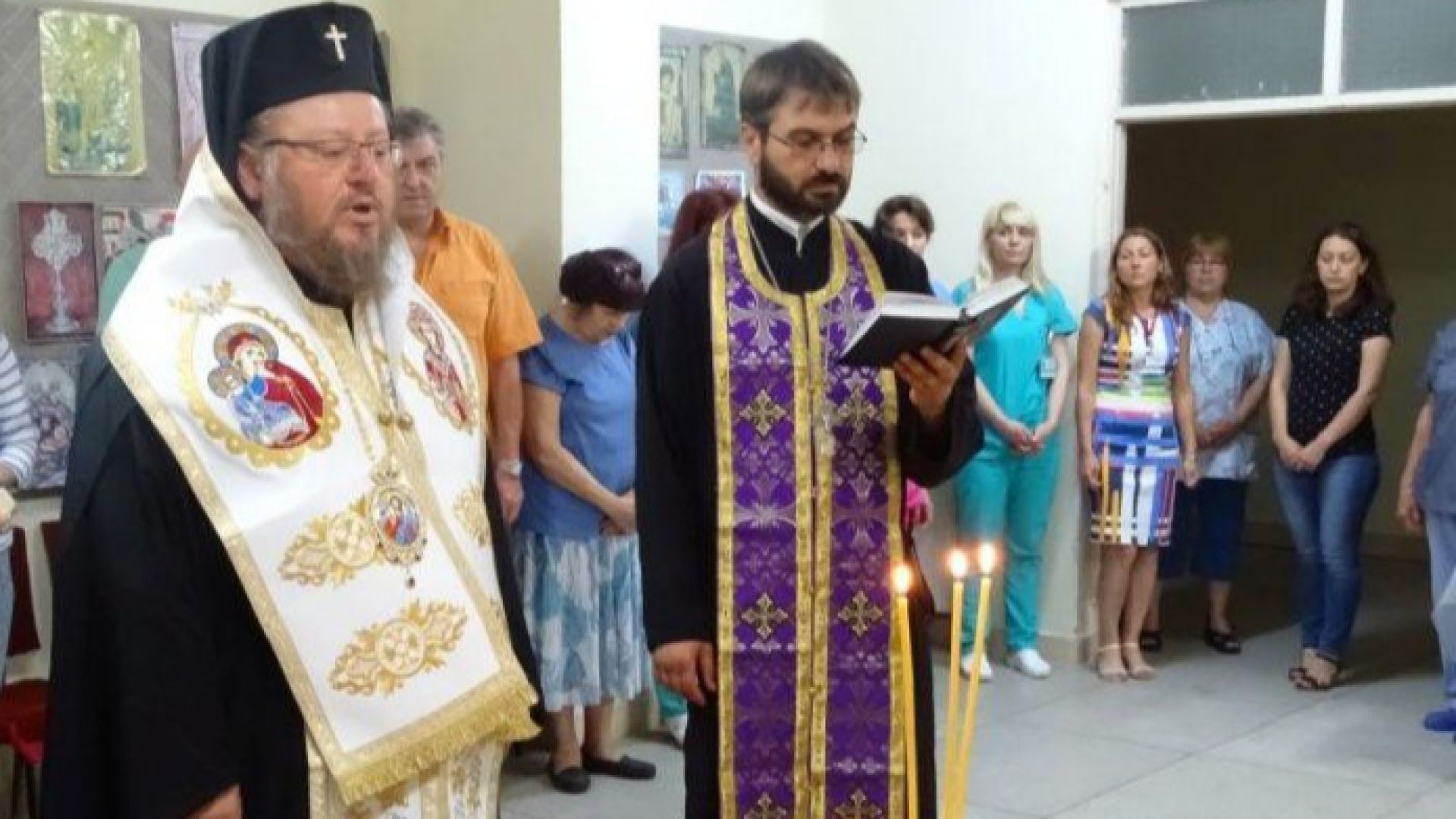 Обновеният параклис Св св Козма и Дамян в УМБАЛ Канев