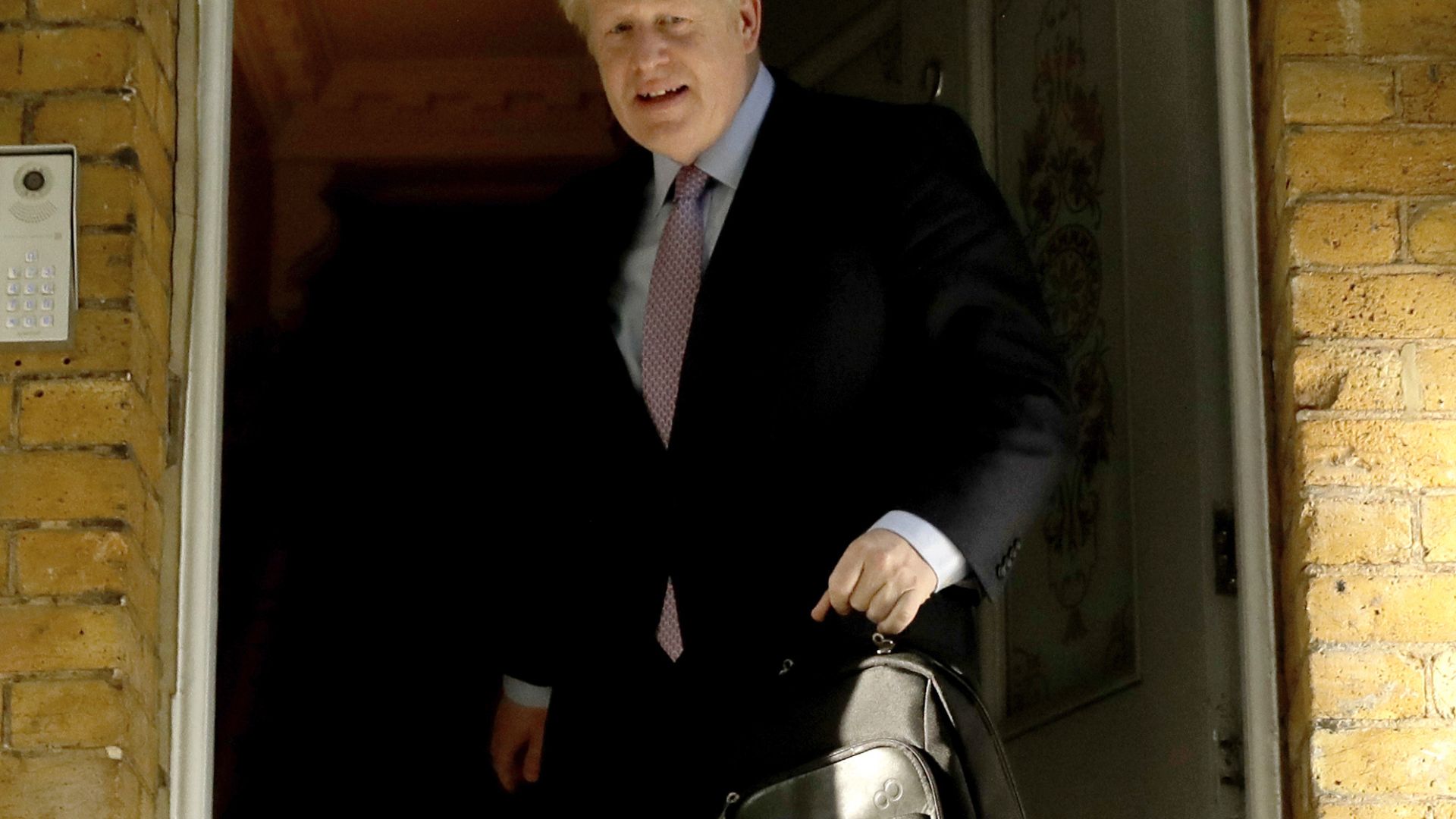 Борис Джонсън води с голяма разлика пред своя съперник Джереми