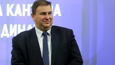 Емил Радев става евродепутат от ГЕРБ след отказите на Габриел и Павлова