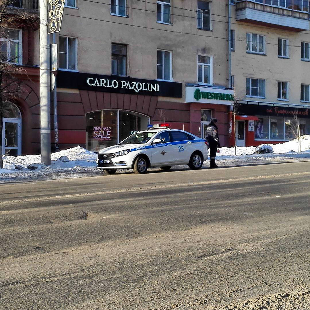 Полицаи претърпяха зрелищен провал на демонстрация