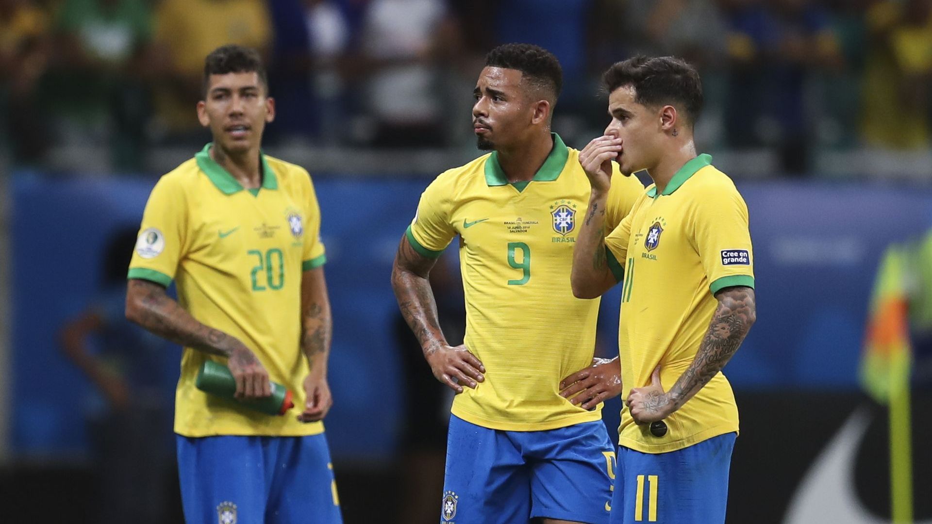Бразилия освирква своите и проклина ВАР след идиотски мач