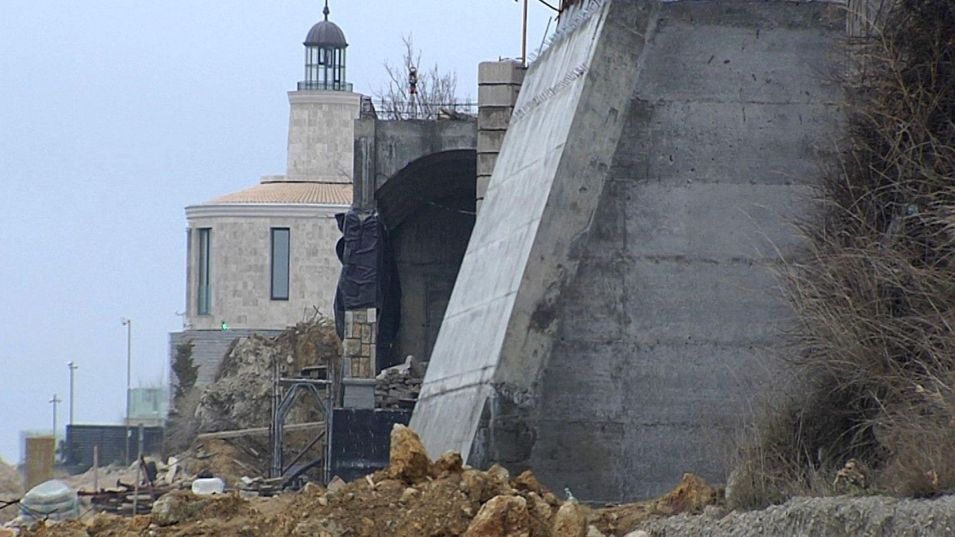 Бетонирането на плажната ивица продължава да бъде голям проблем Волята
