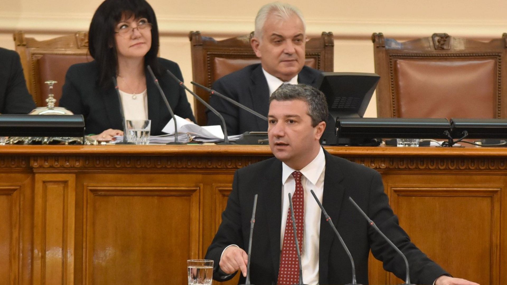 Съгласието между ГЕРБ и ДПС за партийните субсидии е целенасочена