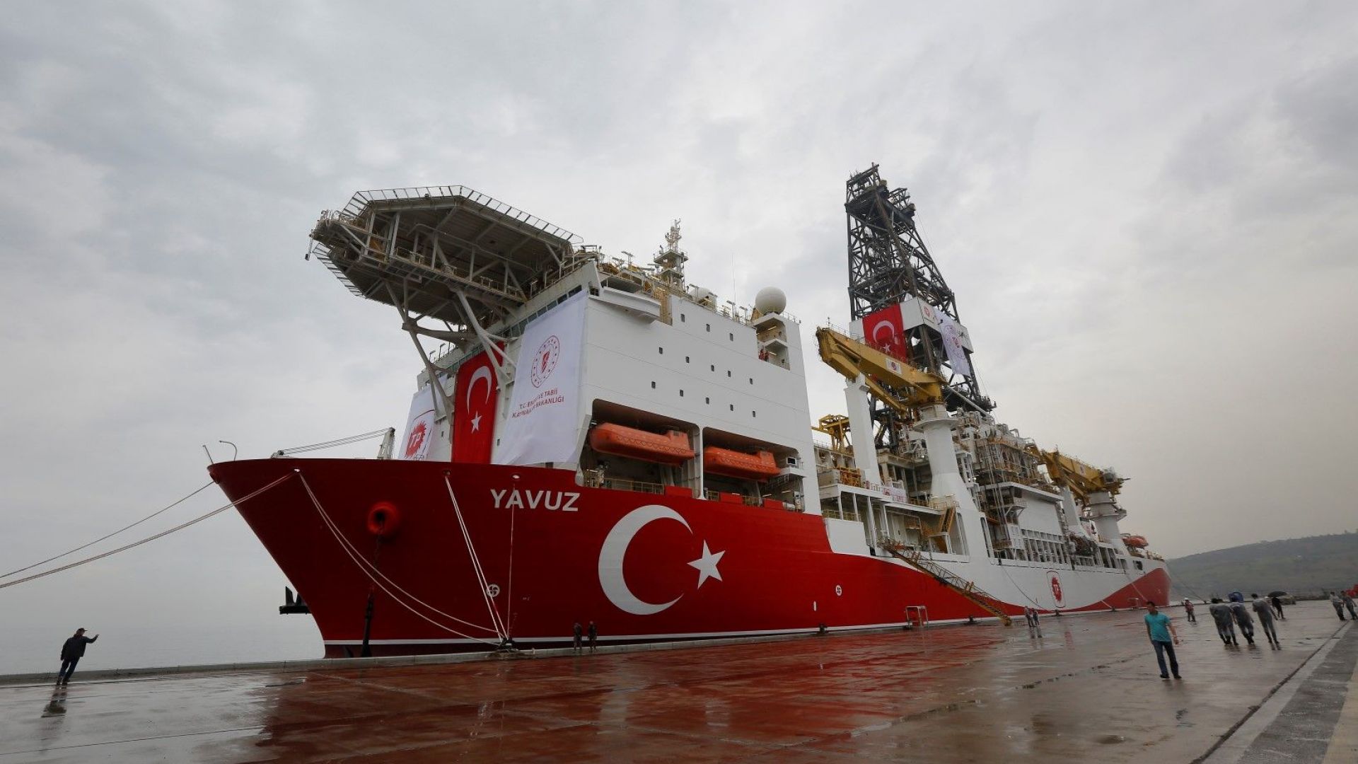 Втори турски сондажен кораб се готви да търси находища на