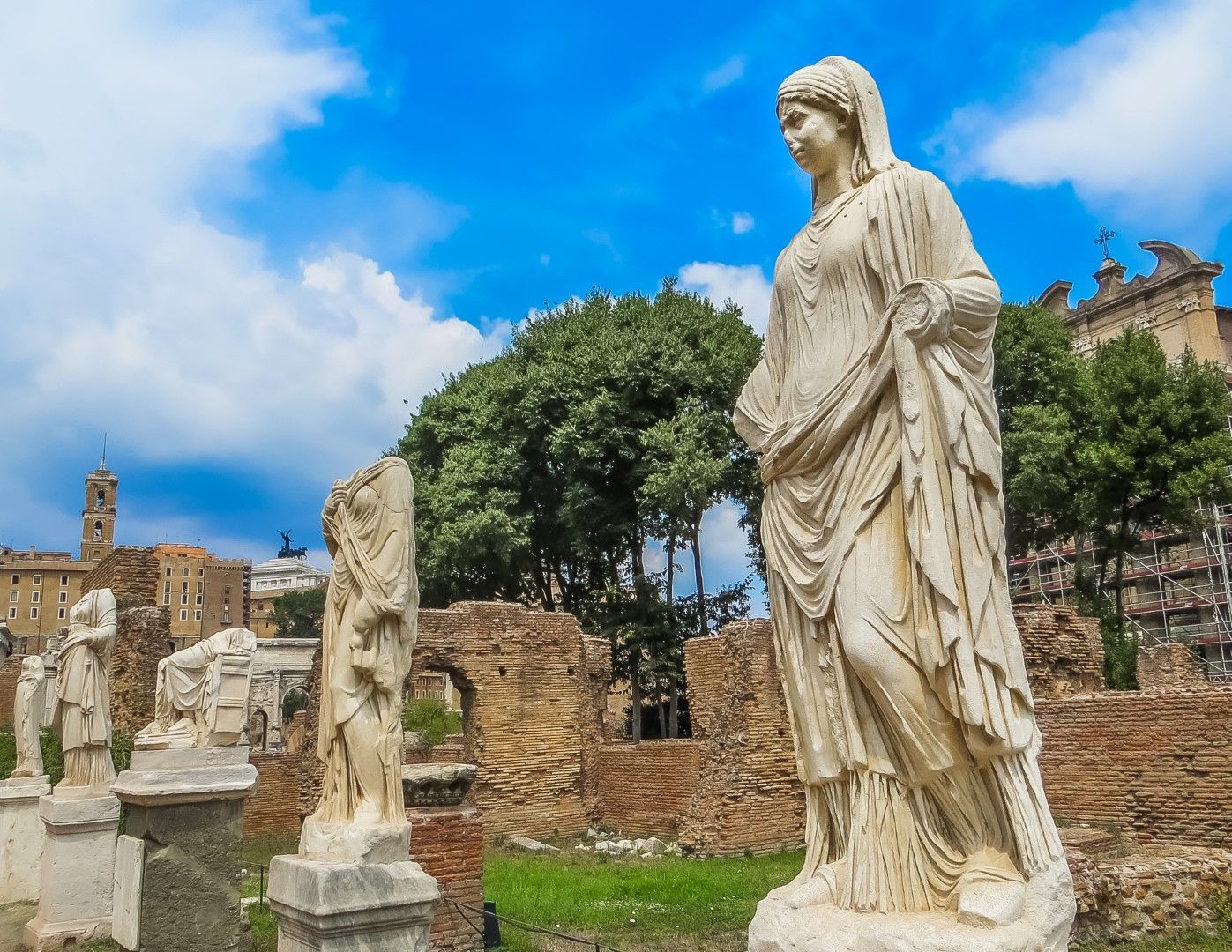 Весталките, чийто празник е днес, са се ползвали с особени привилегии в Древен Рим