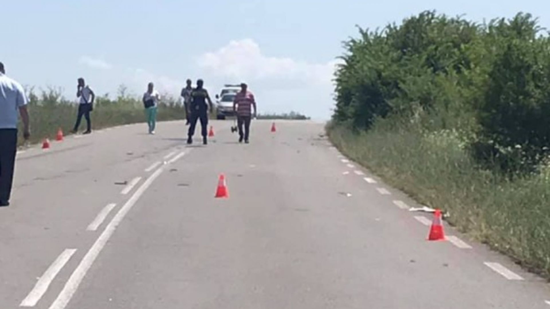 Тежка катастрофа между ТИР и микробус и двата с румънска