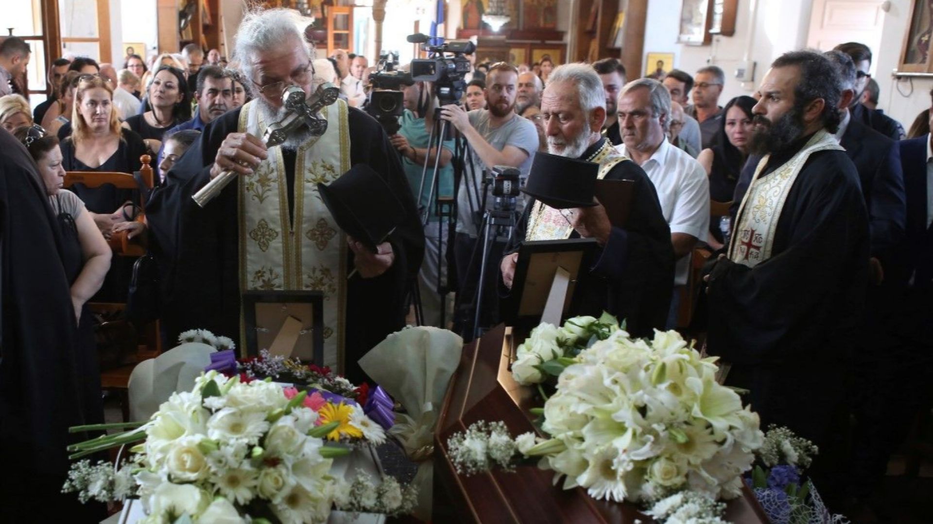 Кипърски армейски капитан получи седем доживотни присъди затвор днес след