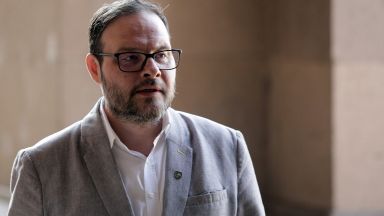 С прискърбие ви съобщаваме че тази сутрин след тежко боледуване