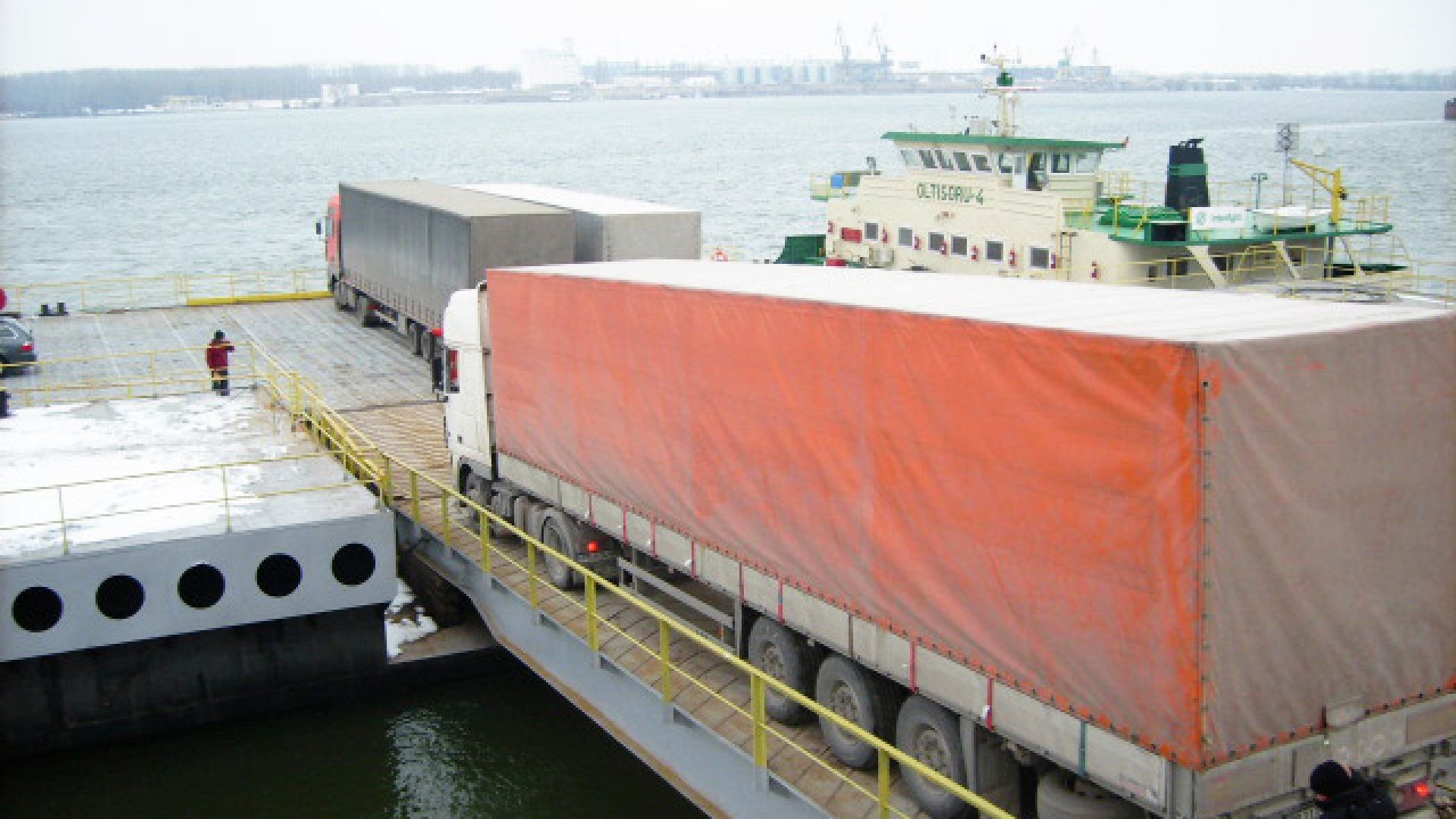 Фериботната платформа Ваду Ой при ГКПП Свищов временно не работи Причината