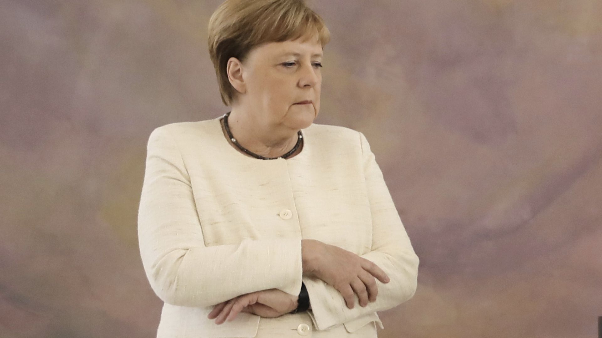 Германският канцлер Ангела Меркел коментира последните пристъпи на треперене по