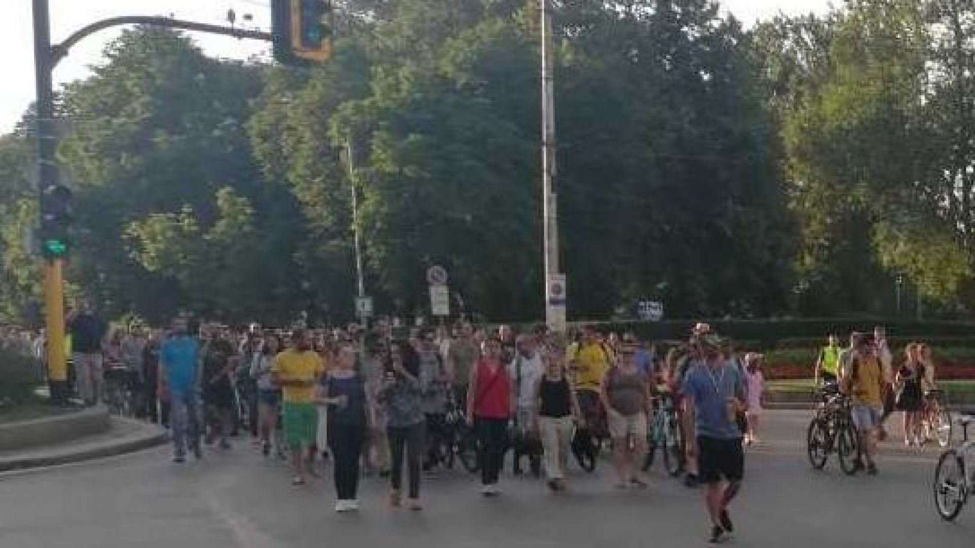 Протестиращи и представители на гражданската група Бетономорие блокираха временно Орлов