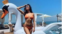 Олга Модева изкусителна на гръцките плажове