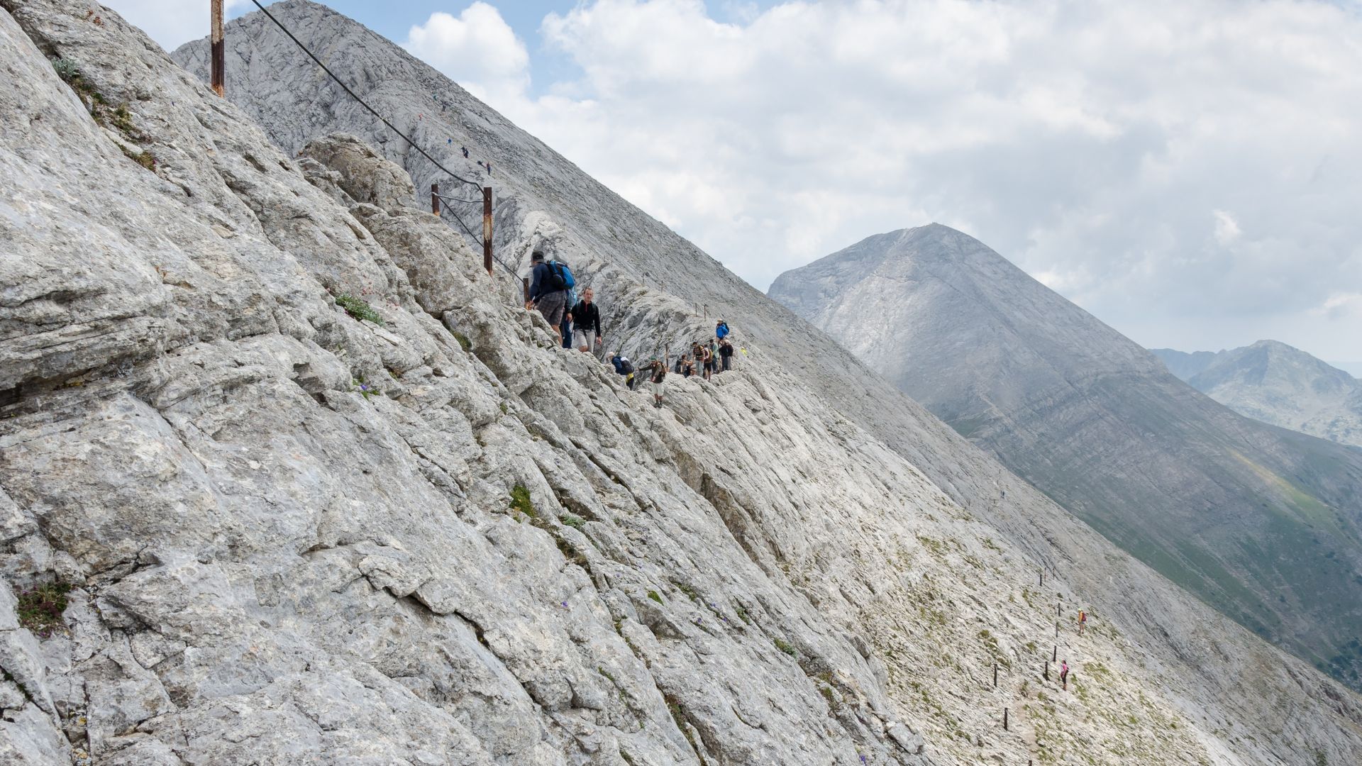33 годишен руски турист пострадал по време на преход по ръка