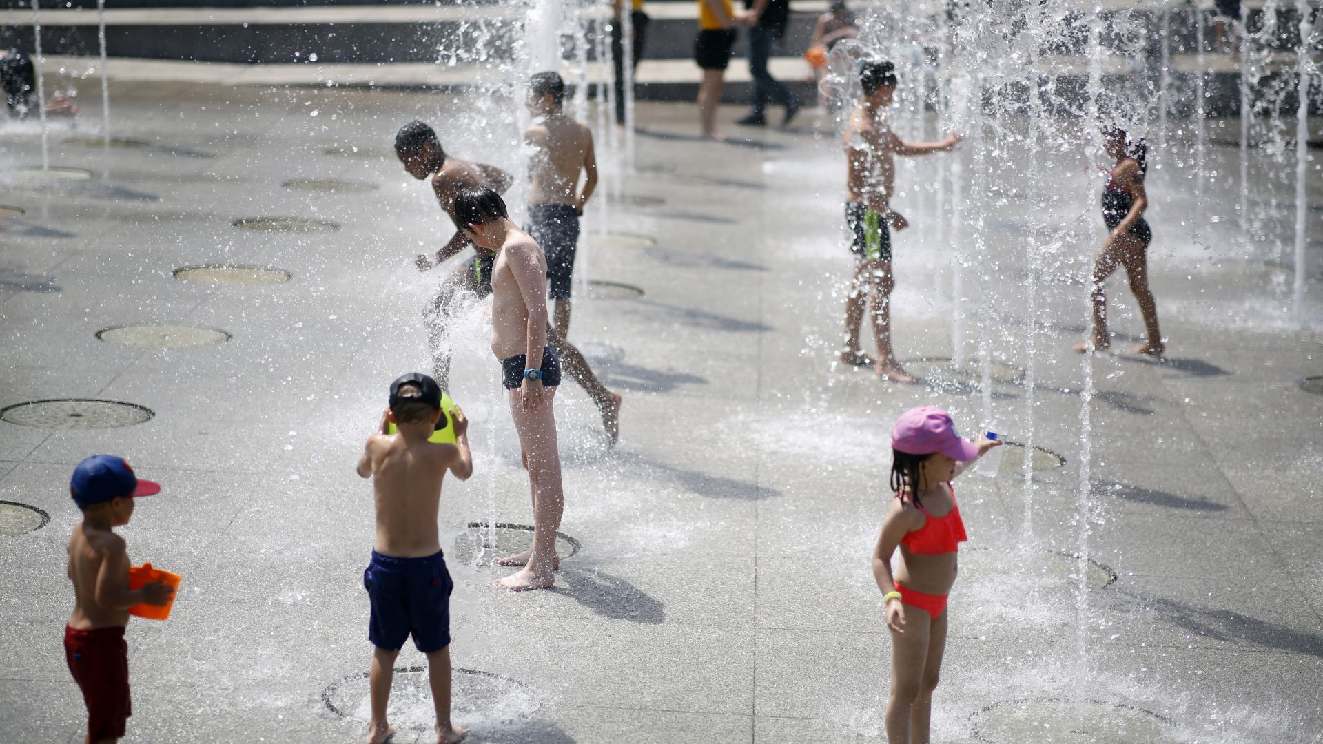 Във Франция днес беше счупен абсолютният температурен рекорд след като