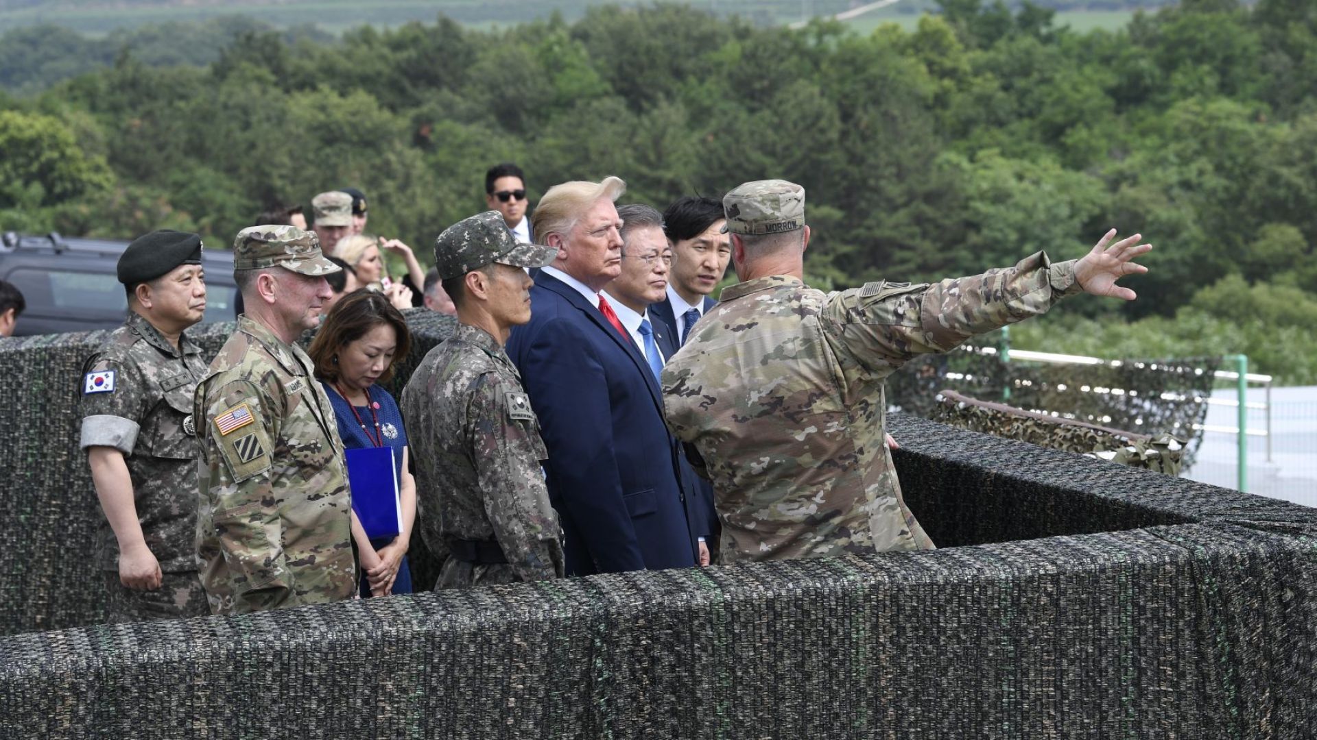Президентът на САЩ Доналд Тръмп пристигна днес в демилитаризираната зона