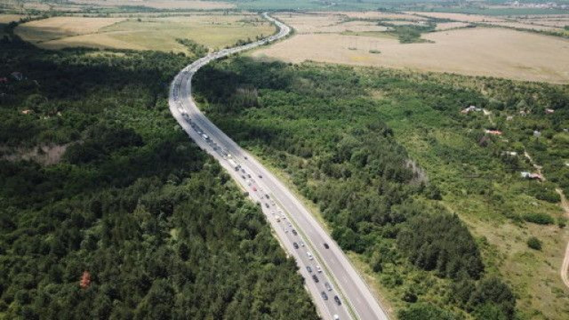 Силно интензивен е трафикът по автомагистрала Тракия след изхода от
