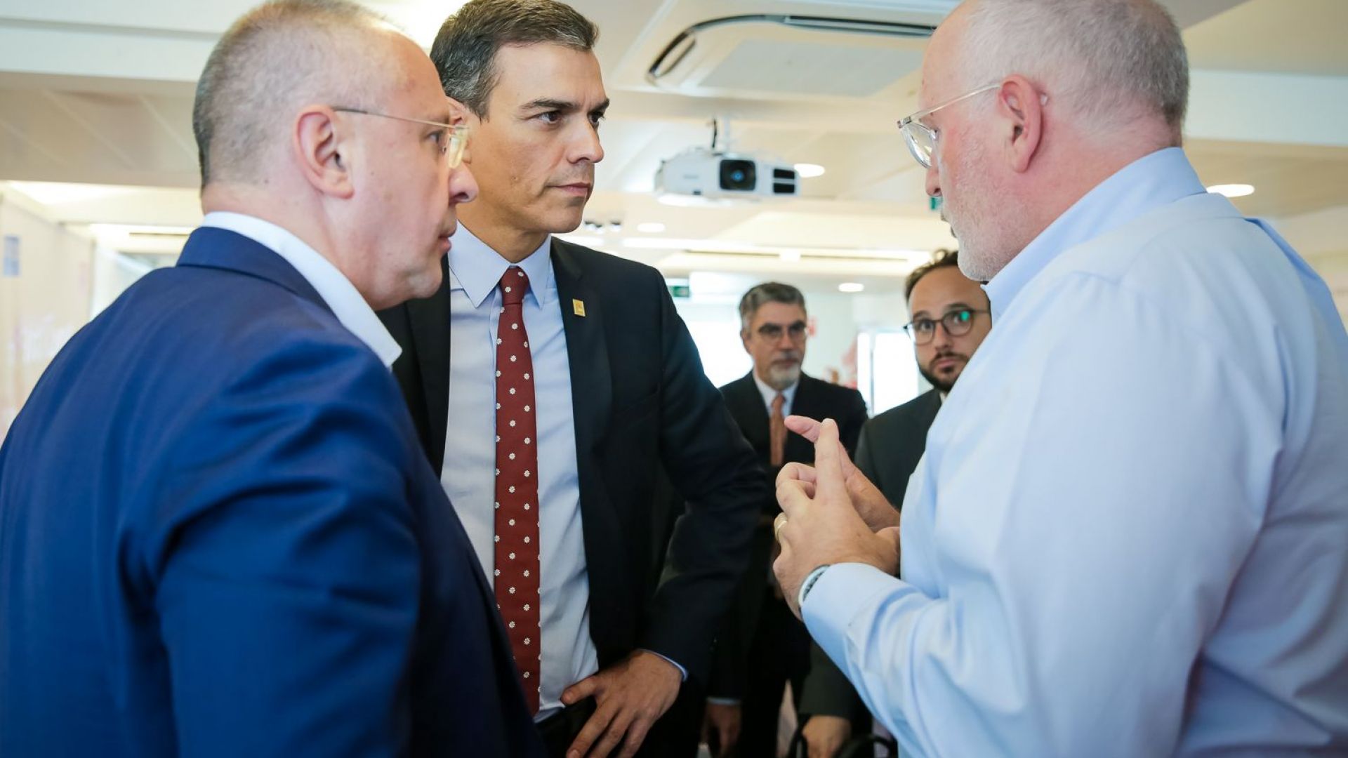 Франс Тимерманс е най подходящият избор за председател на Европейската комисия