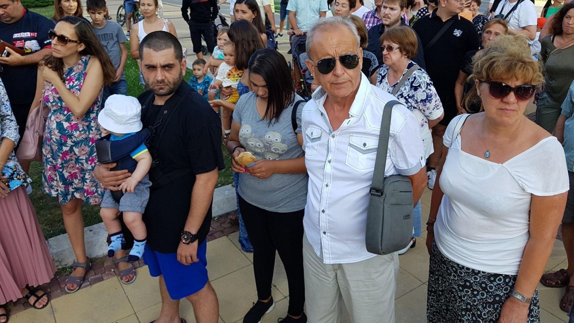 Варненци протестираха срещу колите в Морската градина Инициативата за протест