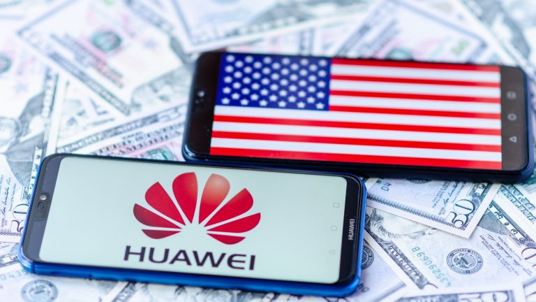 Huawei пред завръщане в САЩ