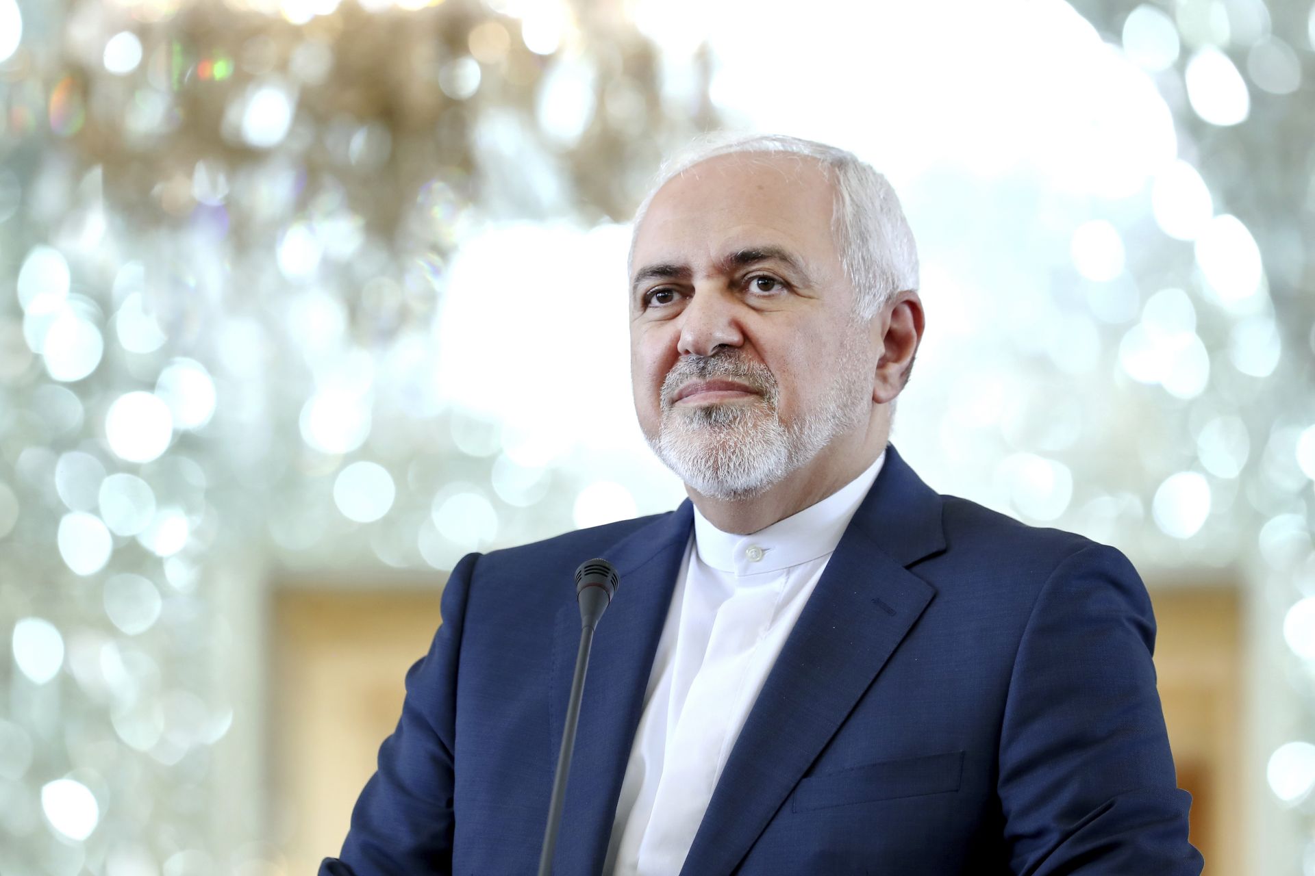 Запасите на Иран от обогатен уран са надхвърлили лимита от 300 кг, предвиден от ядреното му споразумение, каза Мохамад Джавад Зариф