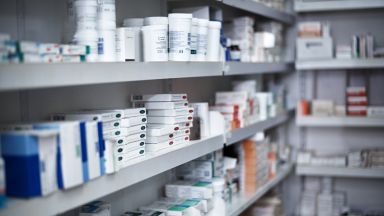  Евтини медикаменти изчезват от аптеките, подменят ги със скъпи 