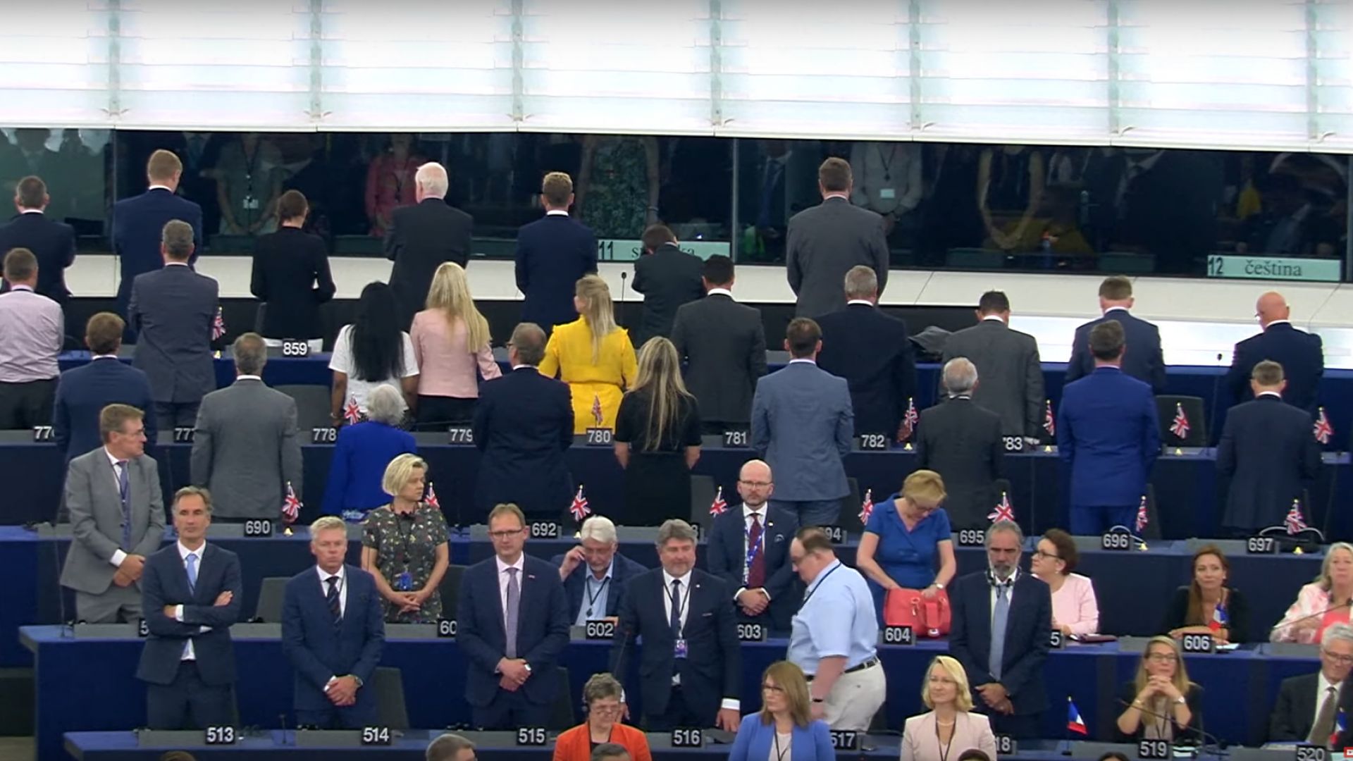 Британски и полски евродепутати обърнаха гръб на химна на Европа