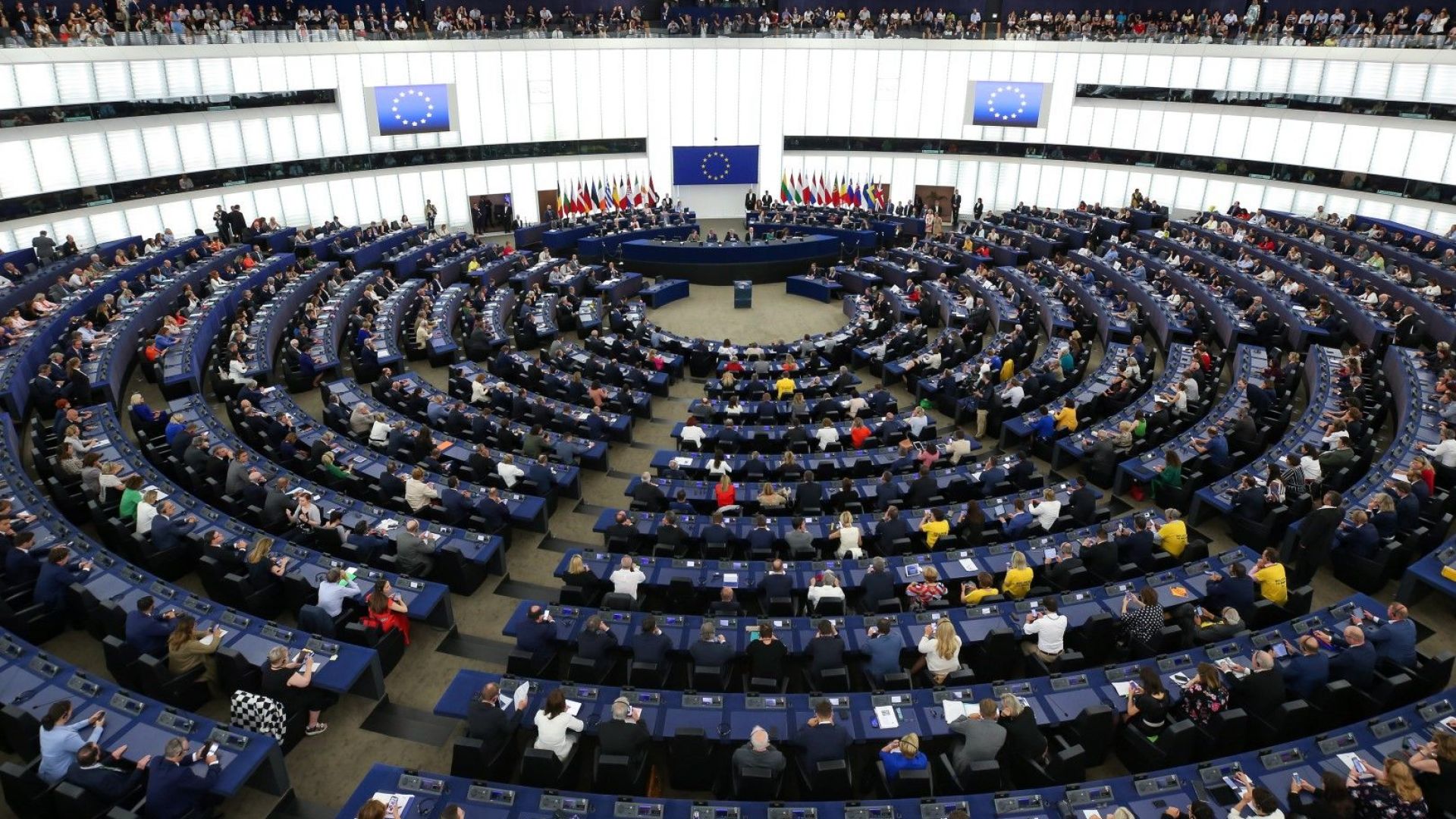 Четирима евродепутати са в надпревара за председателското място на Европейския