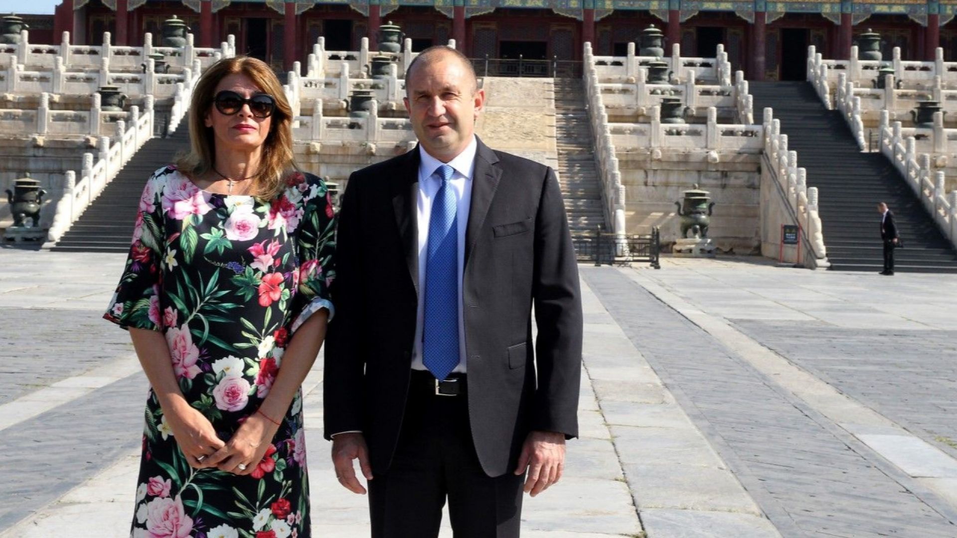 122723 лв от заплати е получил президентът Румен Радев през