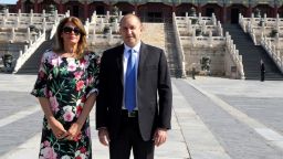 Десислава Радева с флорален тоалет в Китай